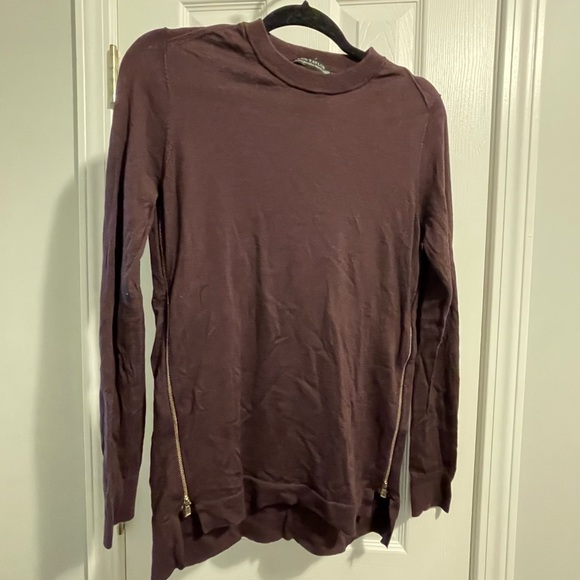 *DONATED* Ann Taylor | NWOT | Women’s Sweater | Side Zipper - Picture 1 of 4